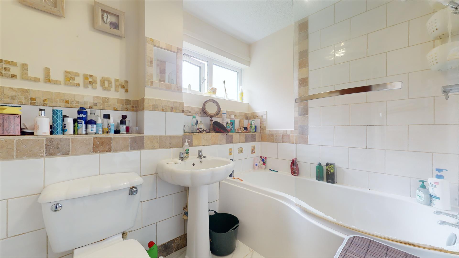 2 bed property in Chaplin Grove, Milton Keynes